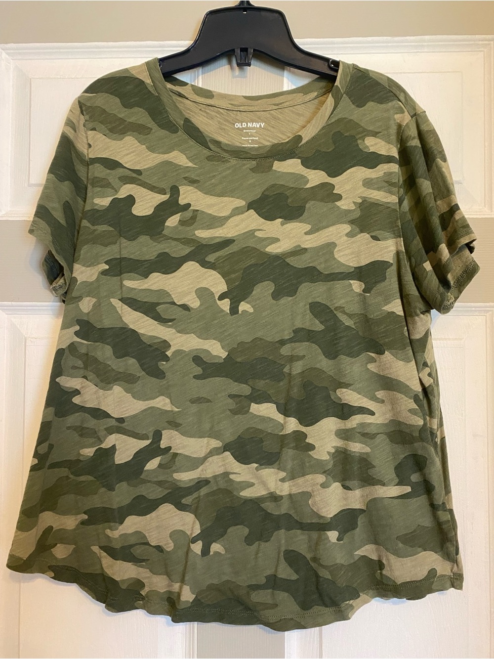 Old Navy Women's Camouflage Short Sleeve Tee in Olive and Khaki